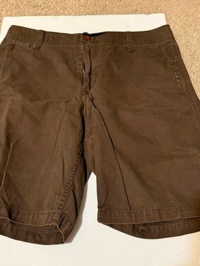 GAP Men's Dark Brown Flat-Front Chino Shorts